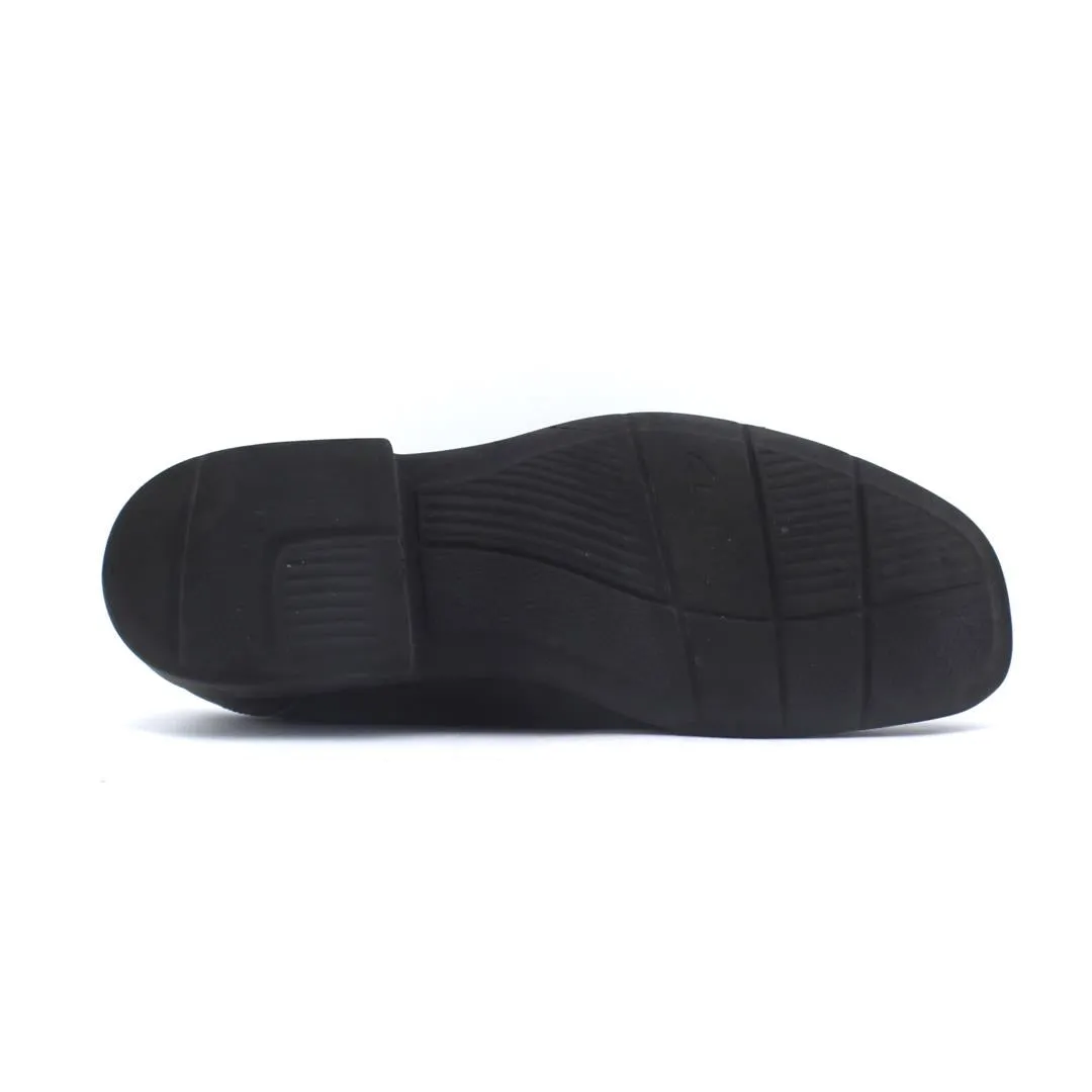 CLARKS EST1825
