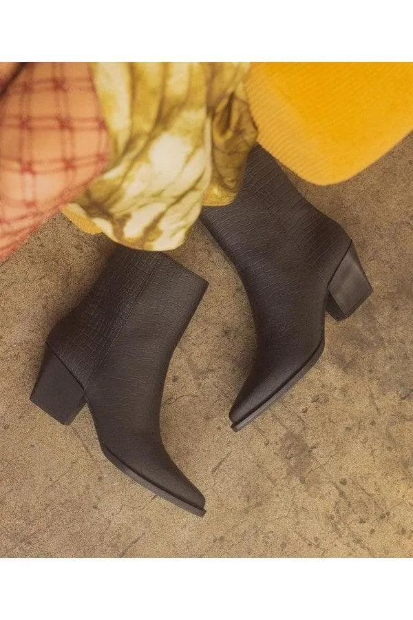 OASIS SOCIETY Miley - Alligator Print Booties