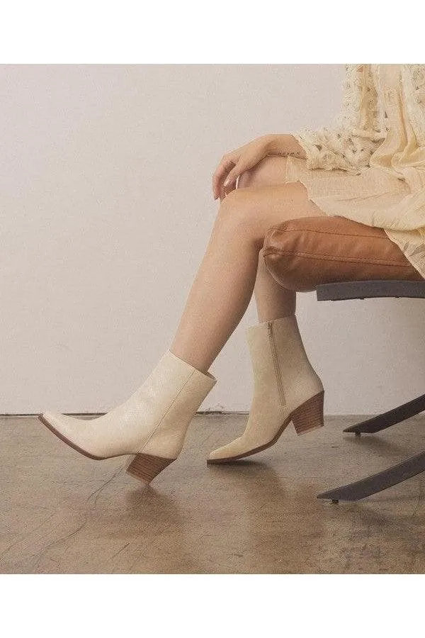 OASIS SOCIETY Miley - Alligator Print Booties