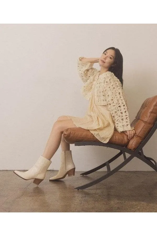 OASIS SOCIETY Miley - Alligator Print Booties