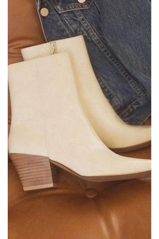 OASIS SOCIETY Miley - Alligator Print Booties