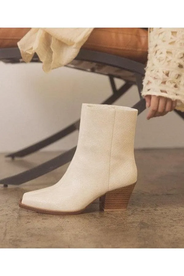 OASIS SOCIETY Miley - Alligator Print Booties