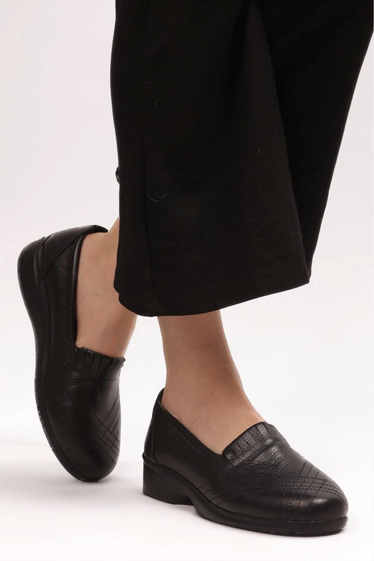 Women's Genuine Leather Daily Use Flexible Comfort Shoes